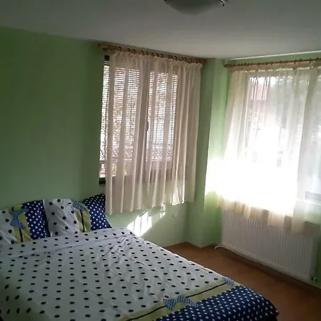 Къща За Гости Искрица И Сияйница Casa de Férias *