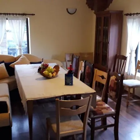 Casa de Férias Къща За Гости Искрица И Сияйница *