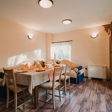 Casa de Férias Къща За Гости Искрица И Сияйница